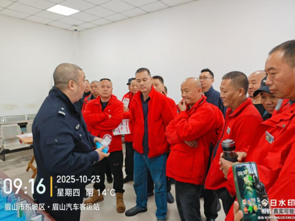 東坡區(qū)通惠街道開展毒駕零容忍，安全不“毒”行禁毒宣傳活動(dòng)