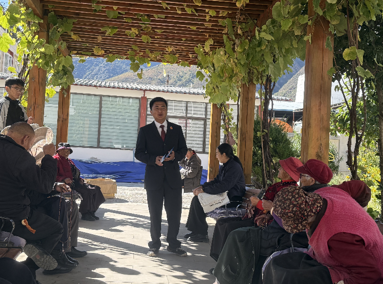 鄉(xiāng)城檢察：送法進(jìn)院 護(hù)航幸福晚年